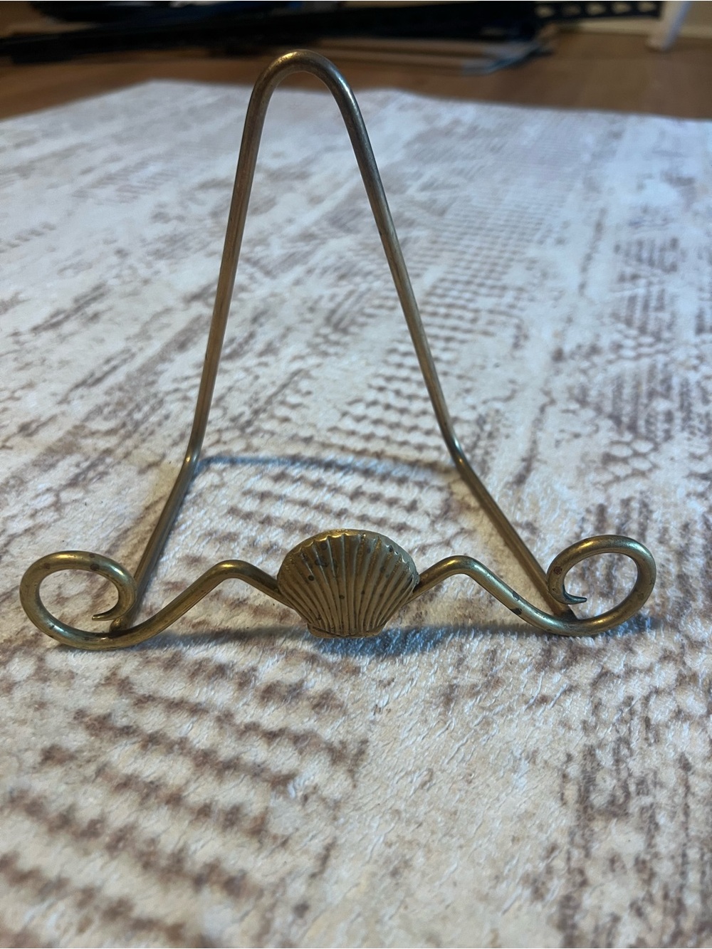 Brass Shell Accent Plate Stand - Gold Finish